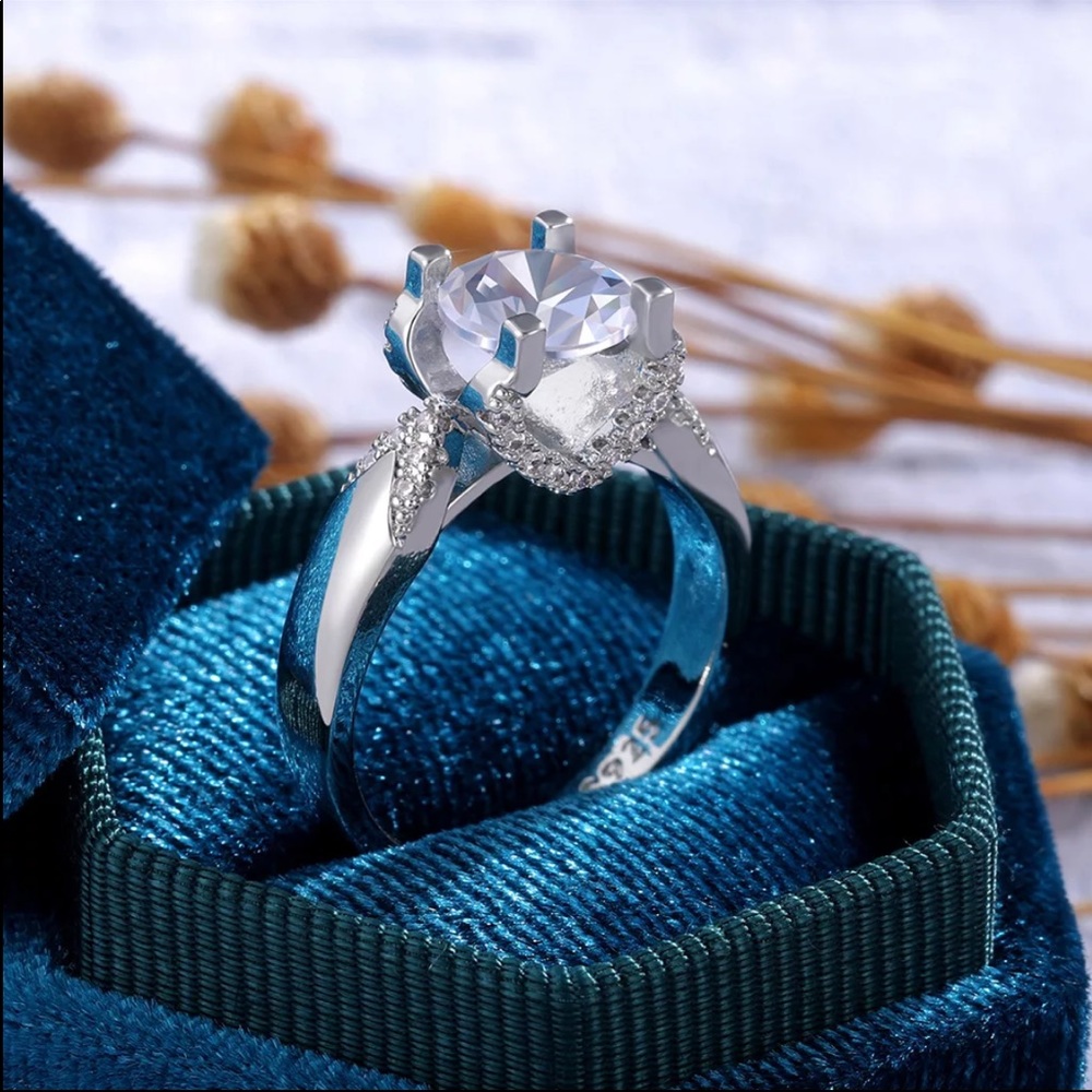 New Womens925 Silver Beautiful Diamond Bridal Ring - Picture 3 of 3